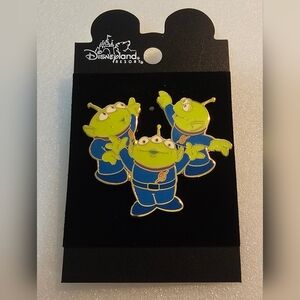 Disney Toy Story 2 Aliens Pin